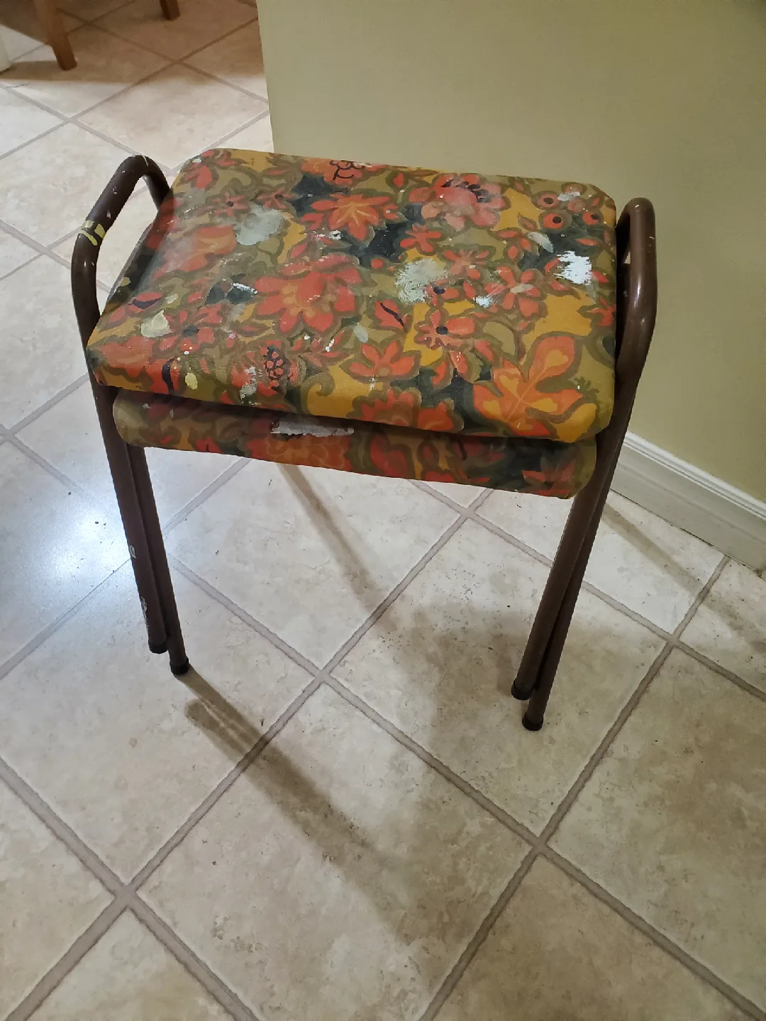 Vintage Stacking Stools - Floral Pattern🥕 thumbnail
