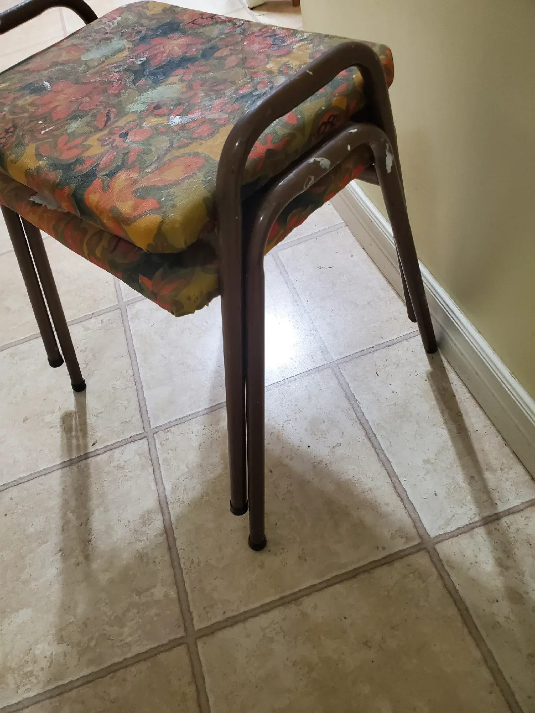 Vintage Stacking Stools - Floral Pattern🥕 image indicator(2)