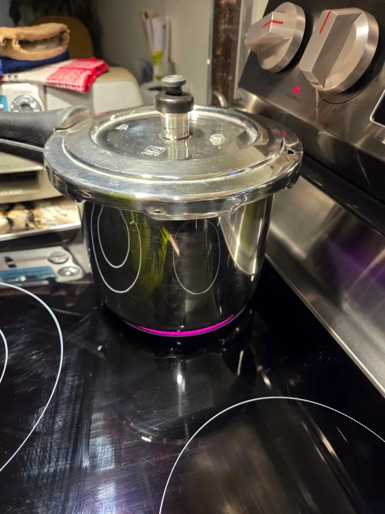 Prestige 3.0 L Pressure Cooker image indicator(3)