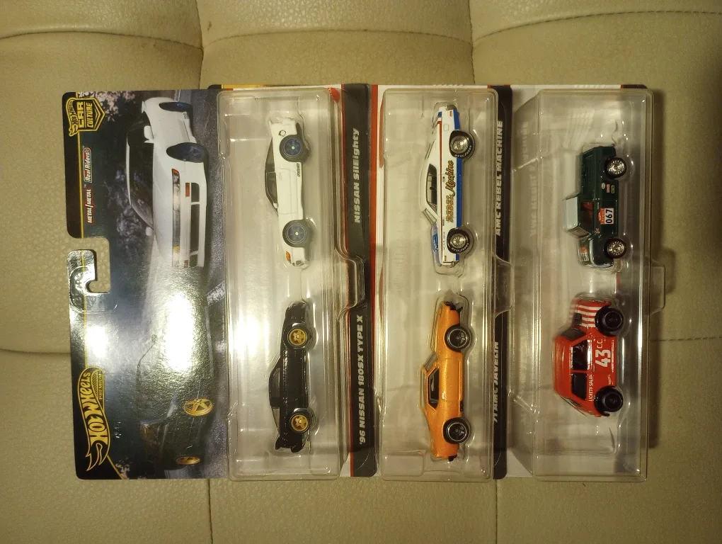 6 NEW in PACKAGE Diecast Metal Hot Wheels Cars image indicator(2)