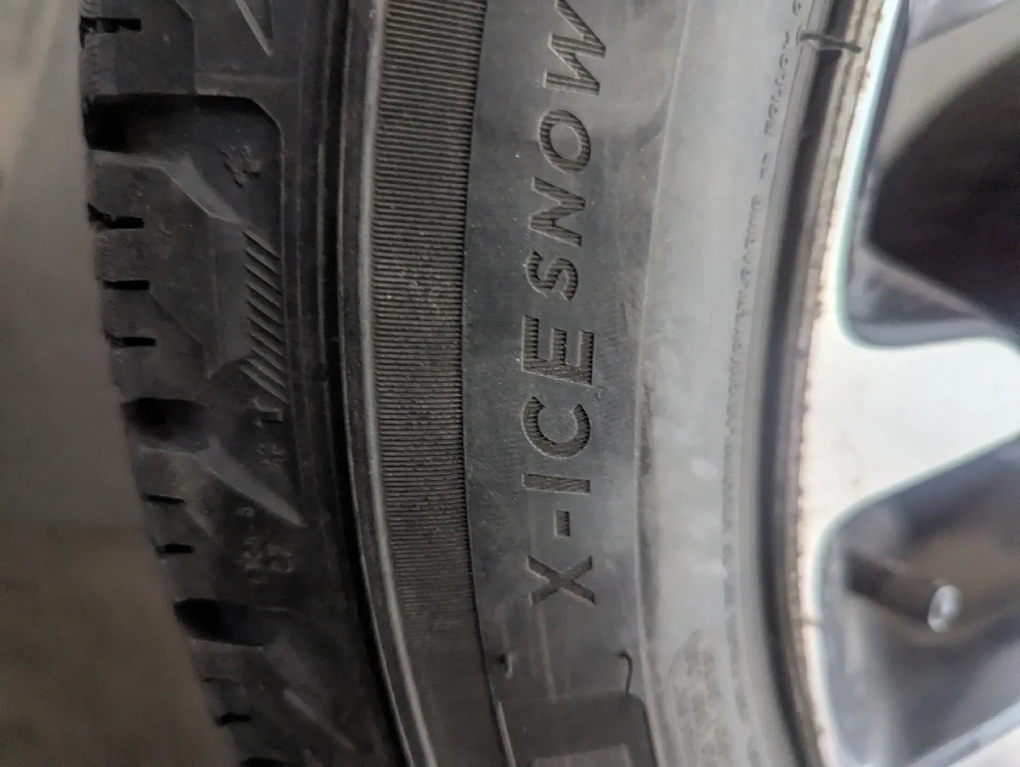 Honda Civic winter tires on Honda rims image indicator(2)