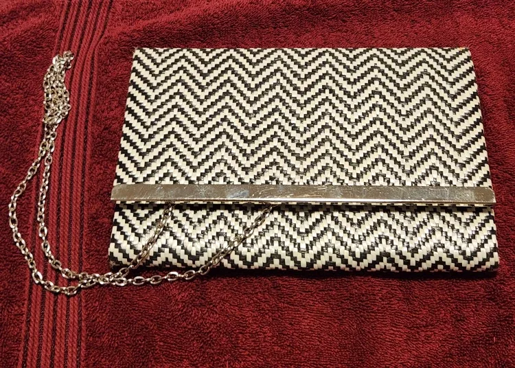 Stylish Purses image indicator(2)