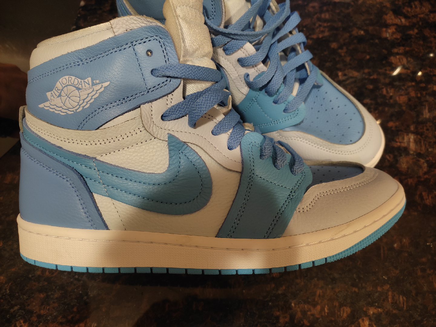 Air Jordan 1 Retro High OG University Blue, Size 10.5