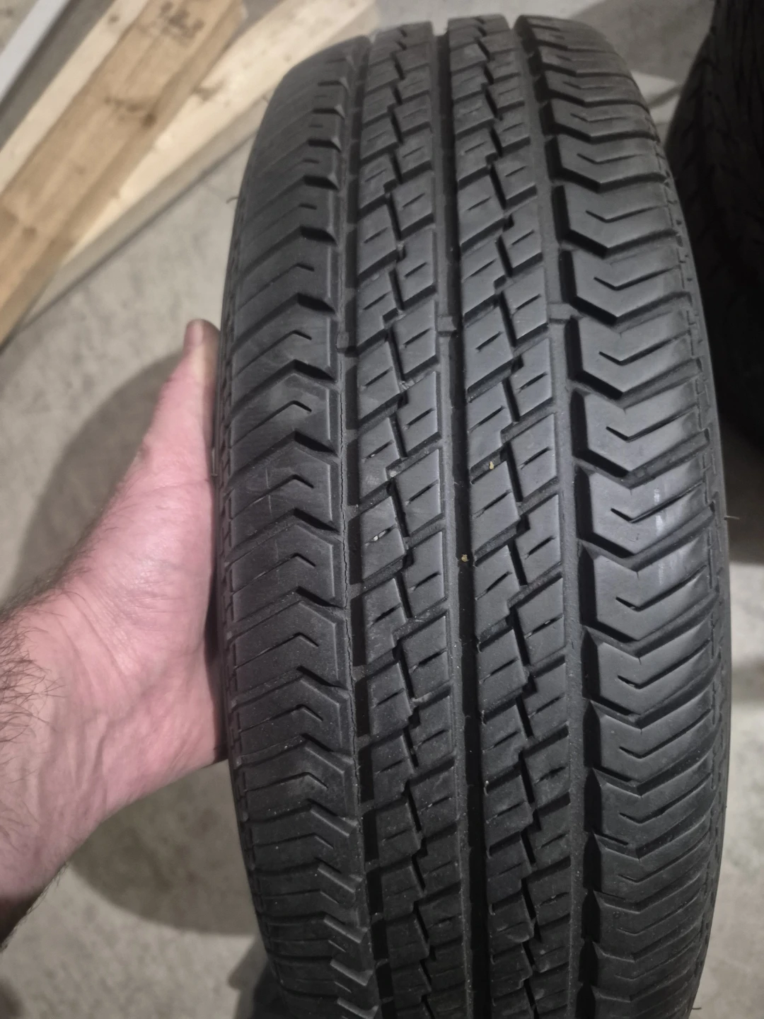 Brand New 1 All Season Motomaster Tire Size 175 70 R14 *DEAL*