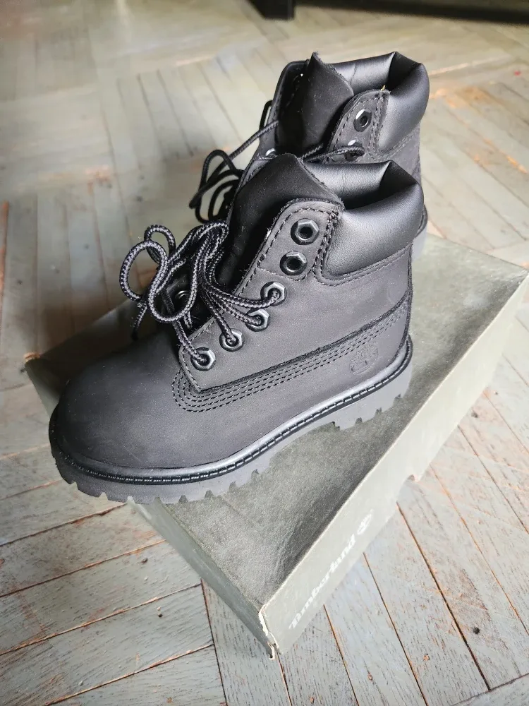 Timberland Premium Waterproof Boots - Size 9M - Black Nubuck image indicator(3)