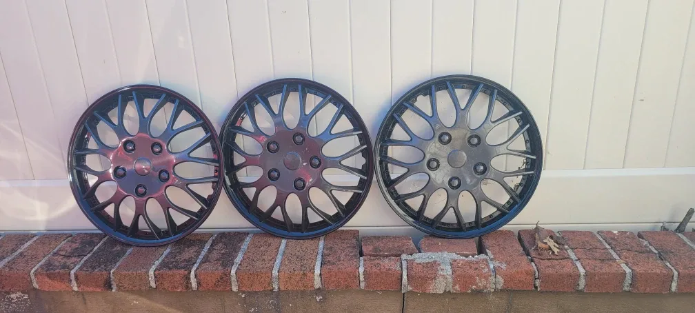 Set of 4 Black Wheel Covers image indicator(3)