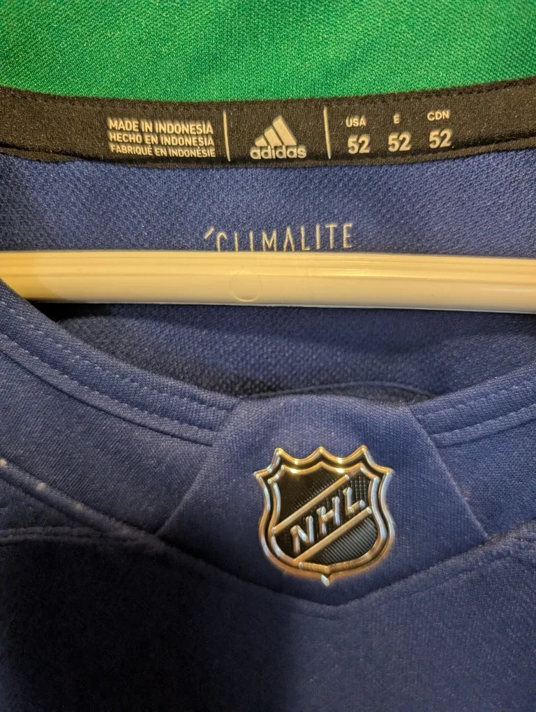 Vancouver Canucks Adidas NHL Jersey image indicator(8)