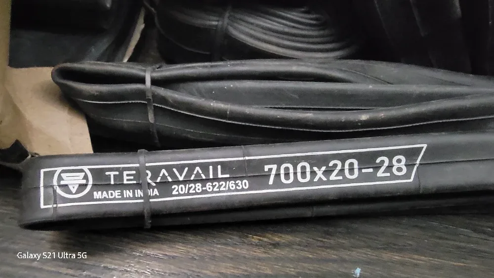 Bicycle Inner Tubes: Teravail, Ultracycle, 24/26/700 image indicator(4)