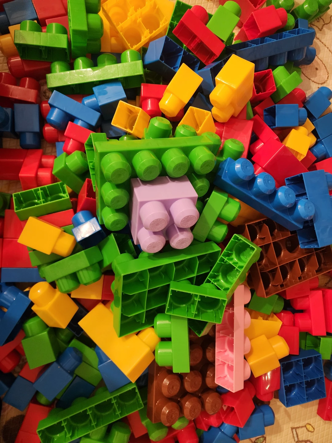 Mega Blocks - Assorted Colours 120 pieces+
