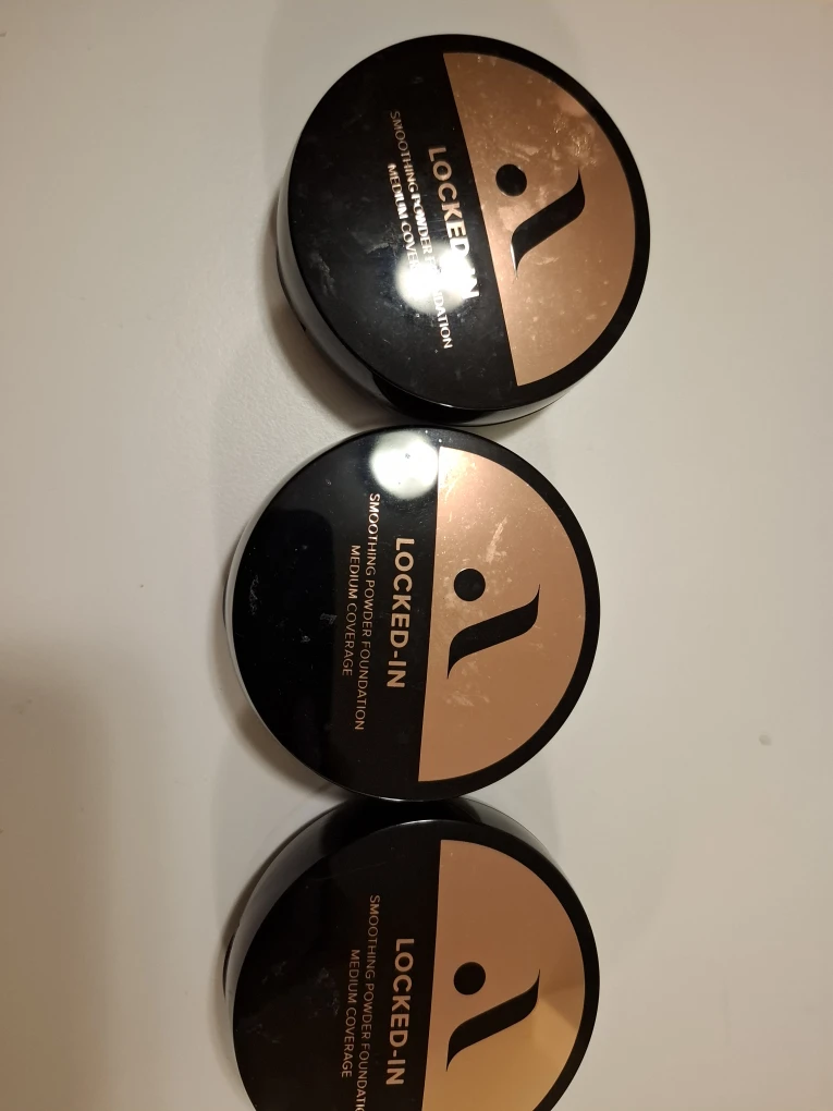 Locked-In Smoothing Powder Foundation - photo 2