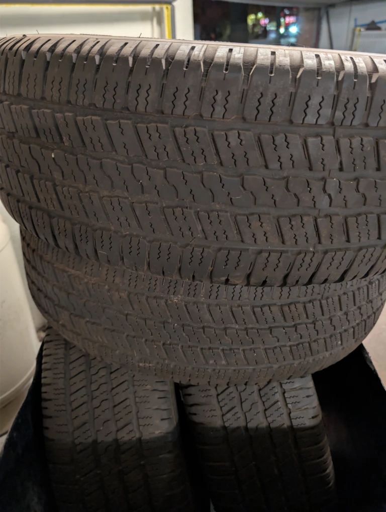 Set of 4 Wrangler P275/60R20 Tires - photo 4