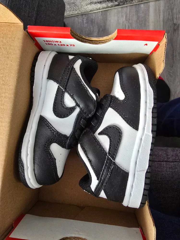 Nike Dunk Low (TDE) Size 5C - Black/White image indicator(2)