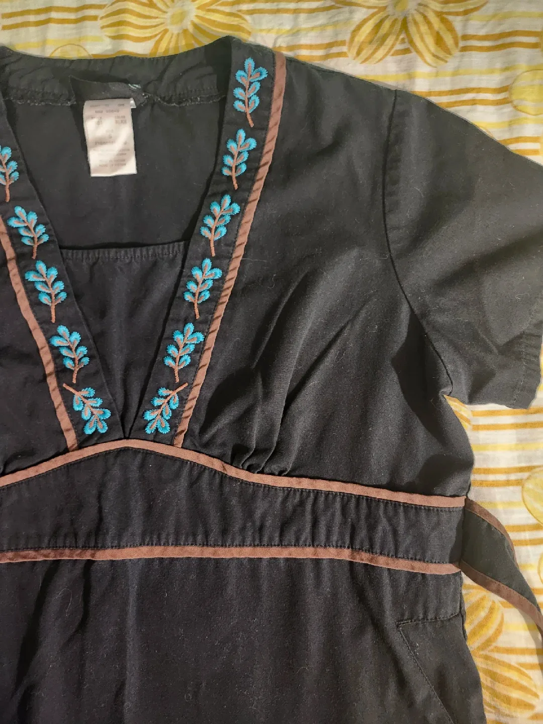 y2k black and brown embroidered floral babydoll scrub top image indicator(3)