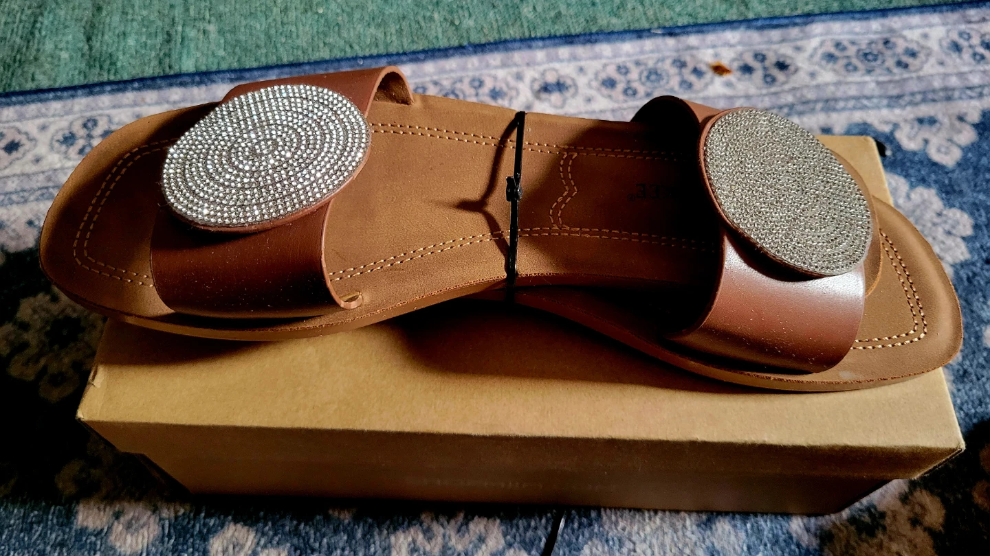 Cherokee Brown Sandals - Size 8