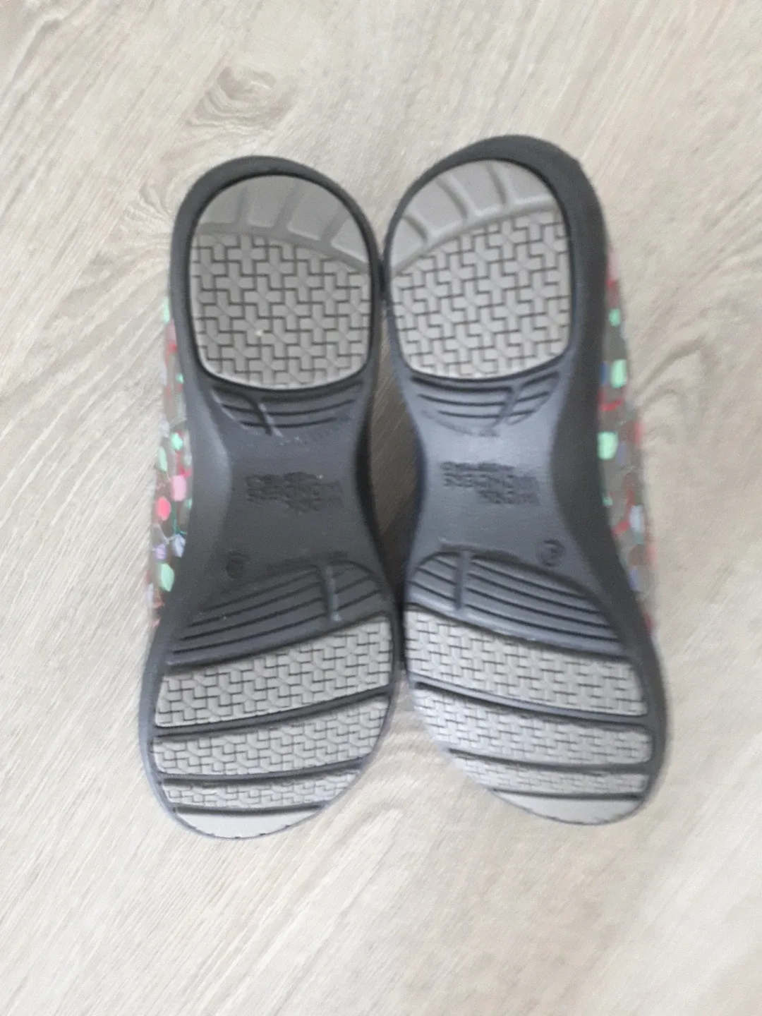 Work Wonders Shoes by Dansko image indicator(2)