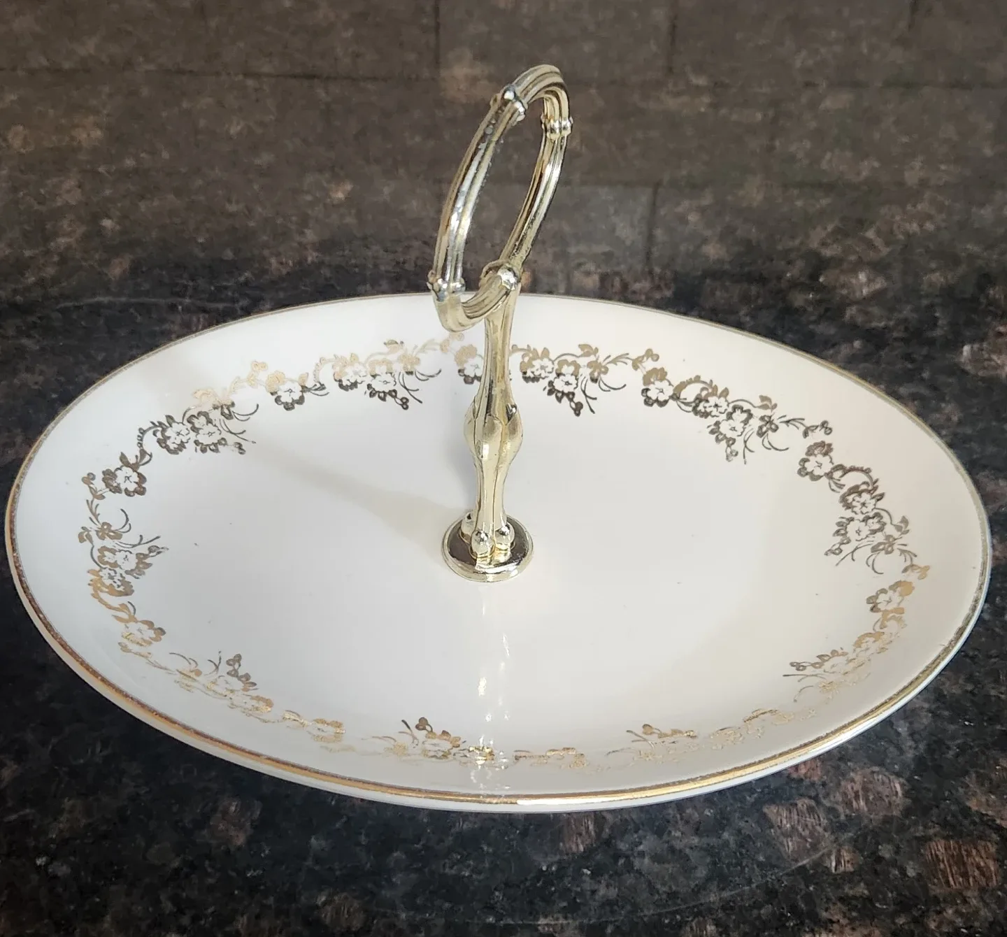 Vintage Floral Patterned Serving Tray image indicator(3)