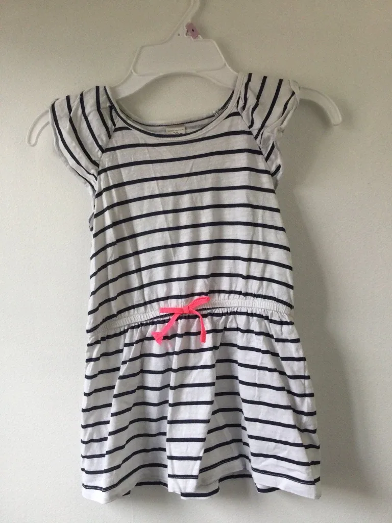 Girls sz 3 dresses $4 each image indicator(8)