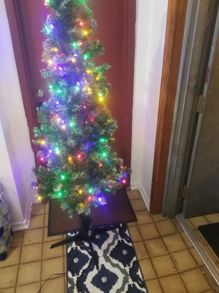 Pre-lit Artificial Christmas Tree