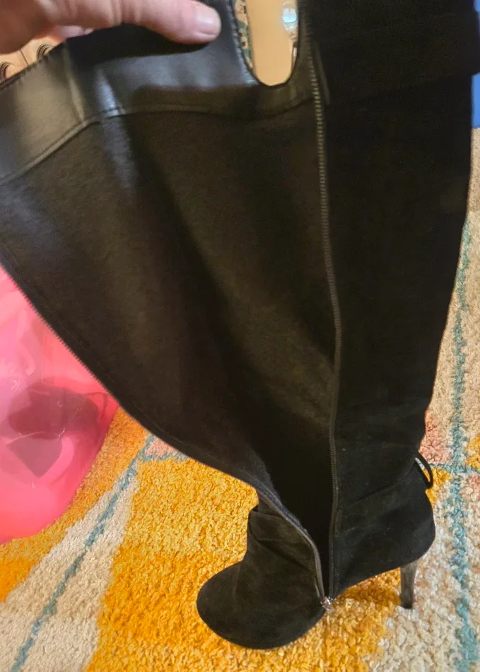 Brand new.Black Knee High Heel Boots - Size 42 image indicator(3)