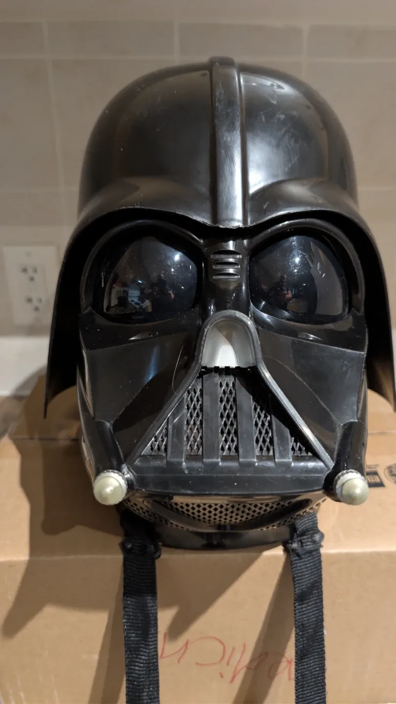 Darth Vader Voice Changing Helmet image indicator(3)