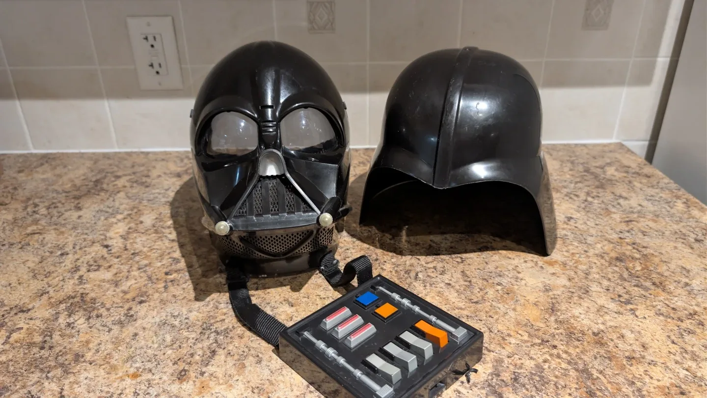 Darth Vader Voice Changing Helmet image indicator(6)
