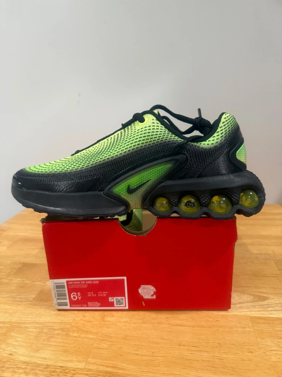 Nike Air Max TN AMD (GS) Neon Green, Size 6.5 - photo 2