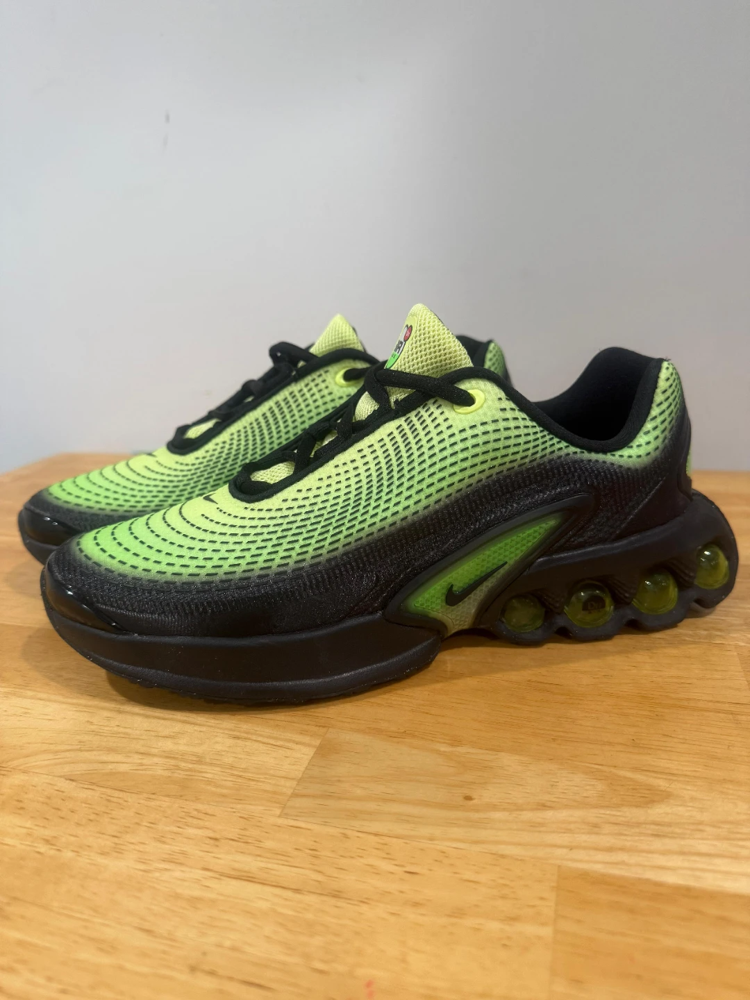 Nike Air Max TN AMD (GS) Neon Green, Size 6.5 - photo 4