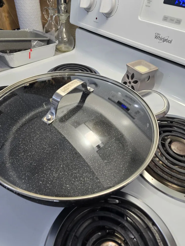 Frying Pan with Lid image indicator(3)