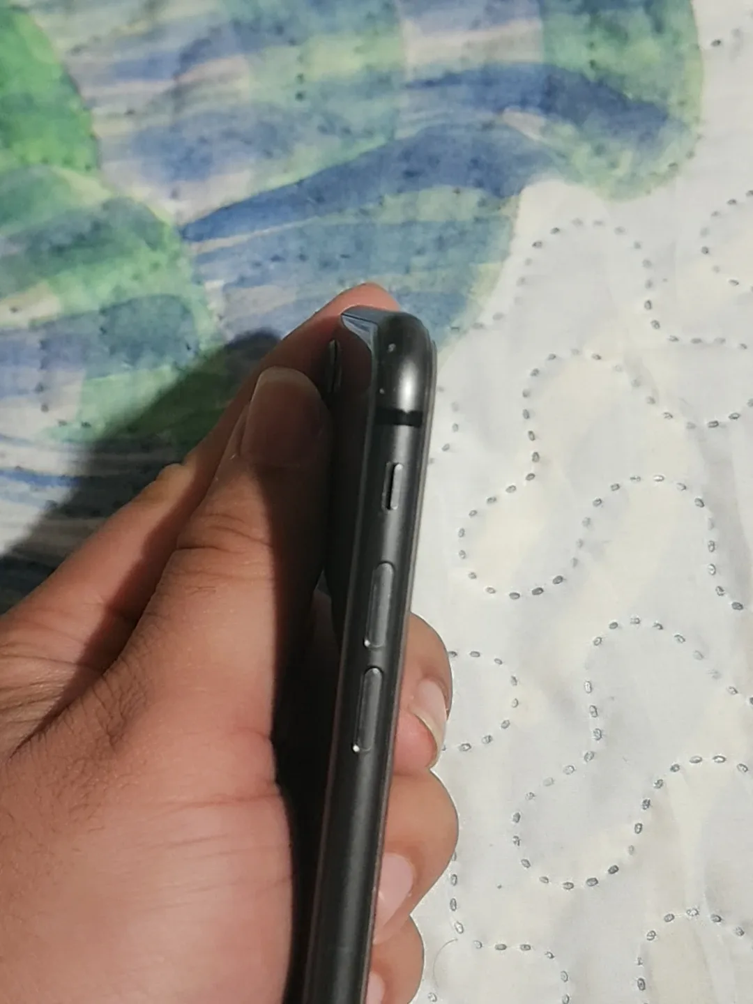 iPhone 8 - Black 64GB image indicator(3)