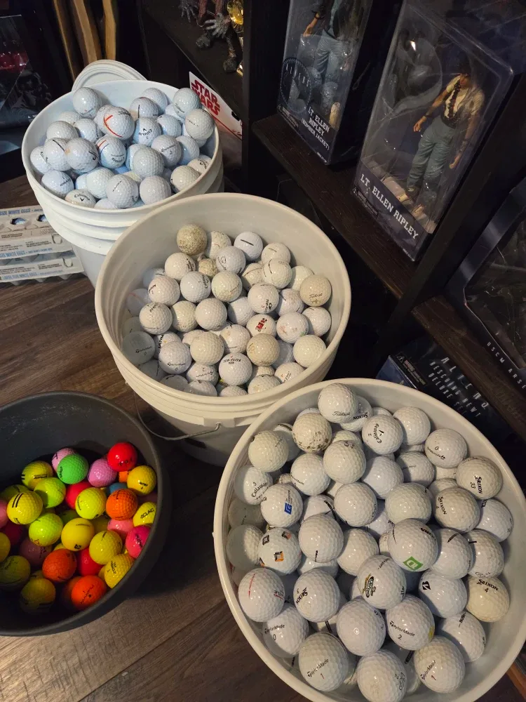 Mixed Golf Balls - Titleist, Callaway, Srixon 3 large buckets