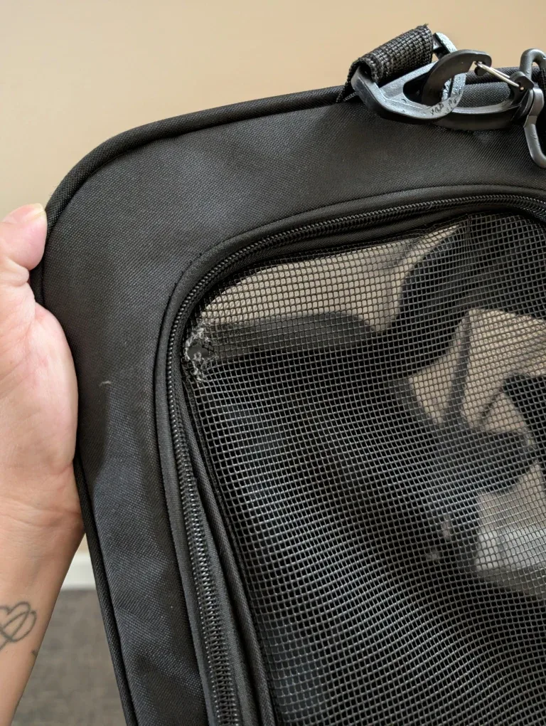 Black Pet Carrier image indicator(5)