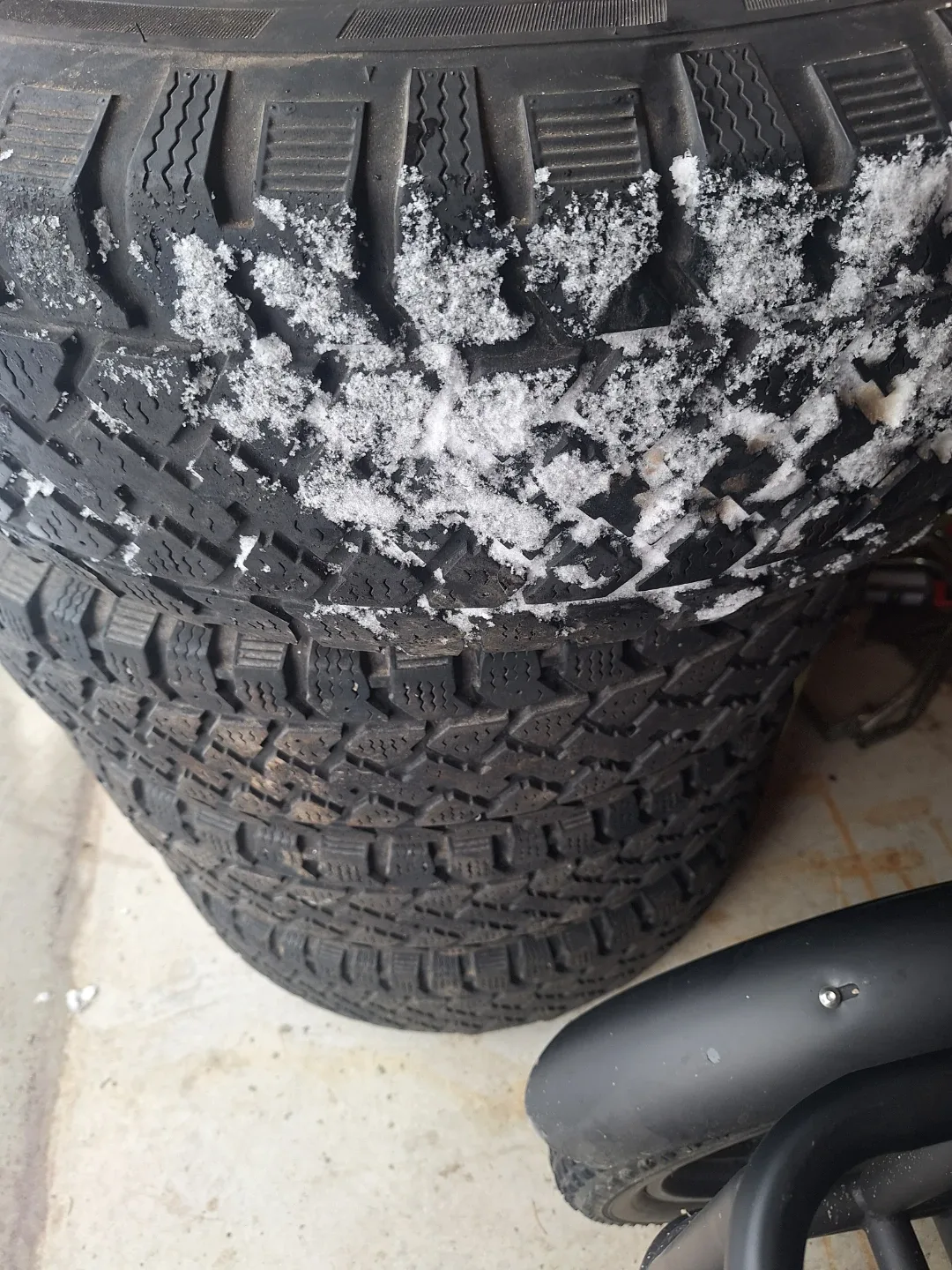 PaceMark Snowtraker Radial P235/70R16 Tire image indicator(3)