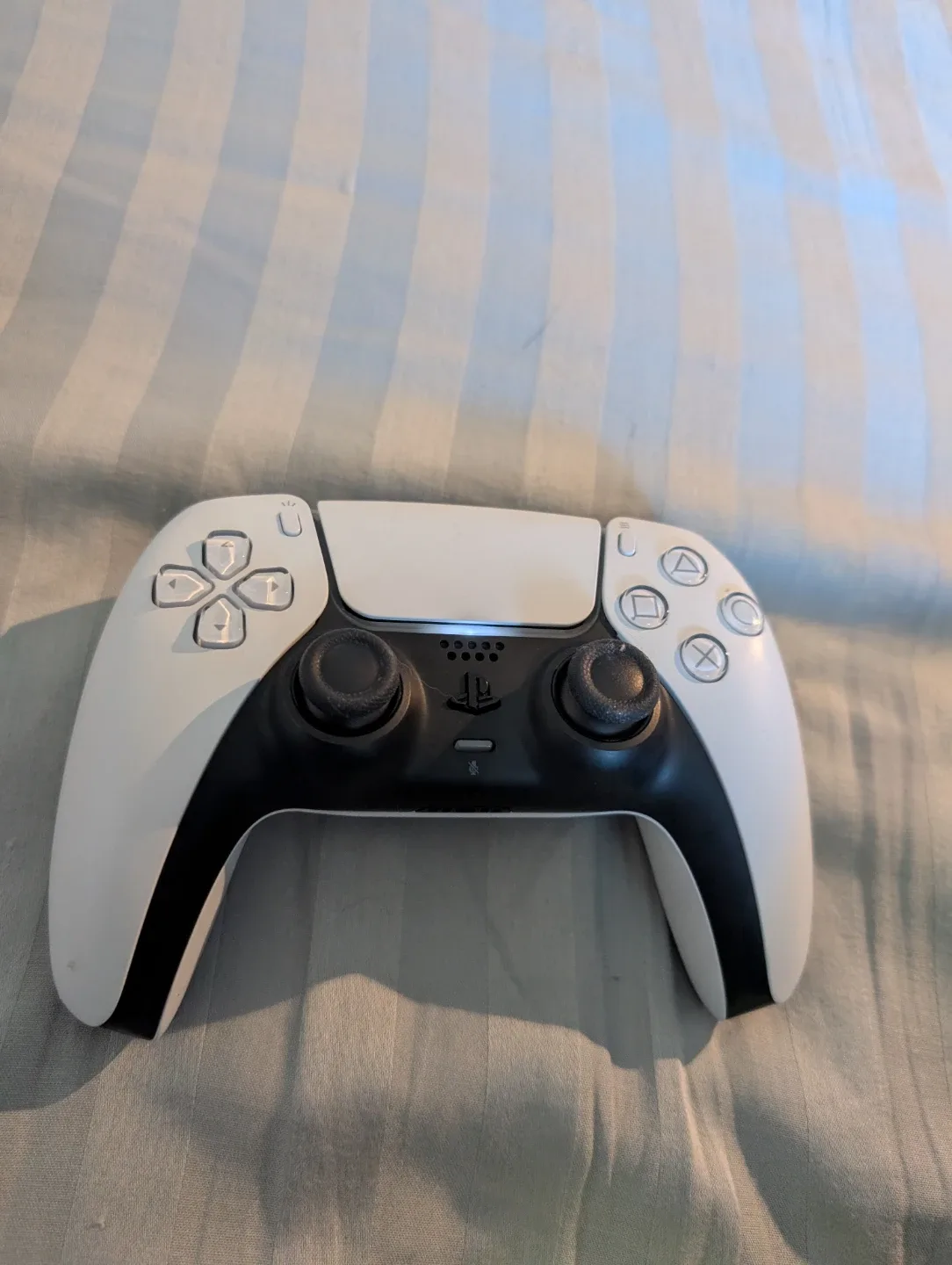 PS5 controller (original white)