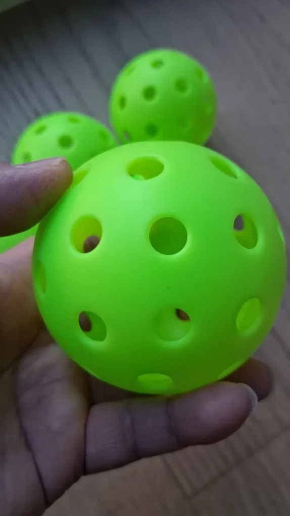 Pickleballs, 5 peices of 40 holes pickleball, OUTDOOR INDOOR use image indicator(3)