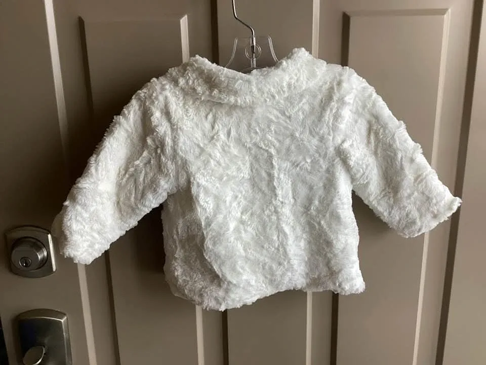 Girls sz 3-6 months faux fur coat image indicator(2)