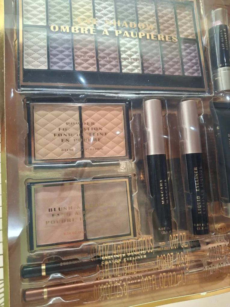 New 31-Piece Cosmetic Set image indicator(3)