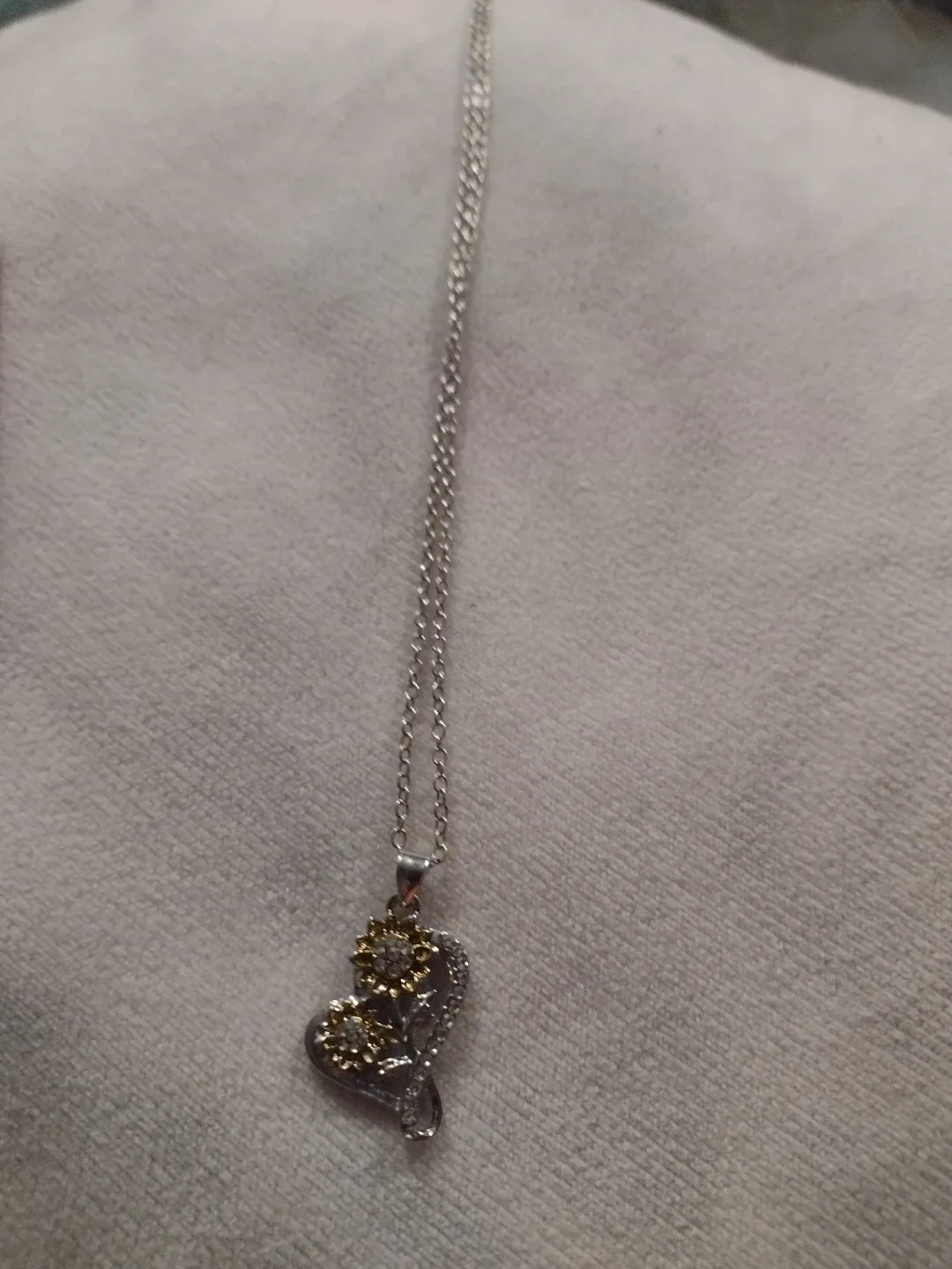 Heart & Sunflower Pendant Necklace image indicator(2)