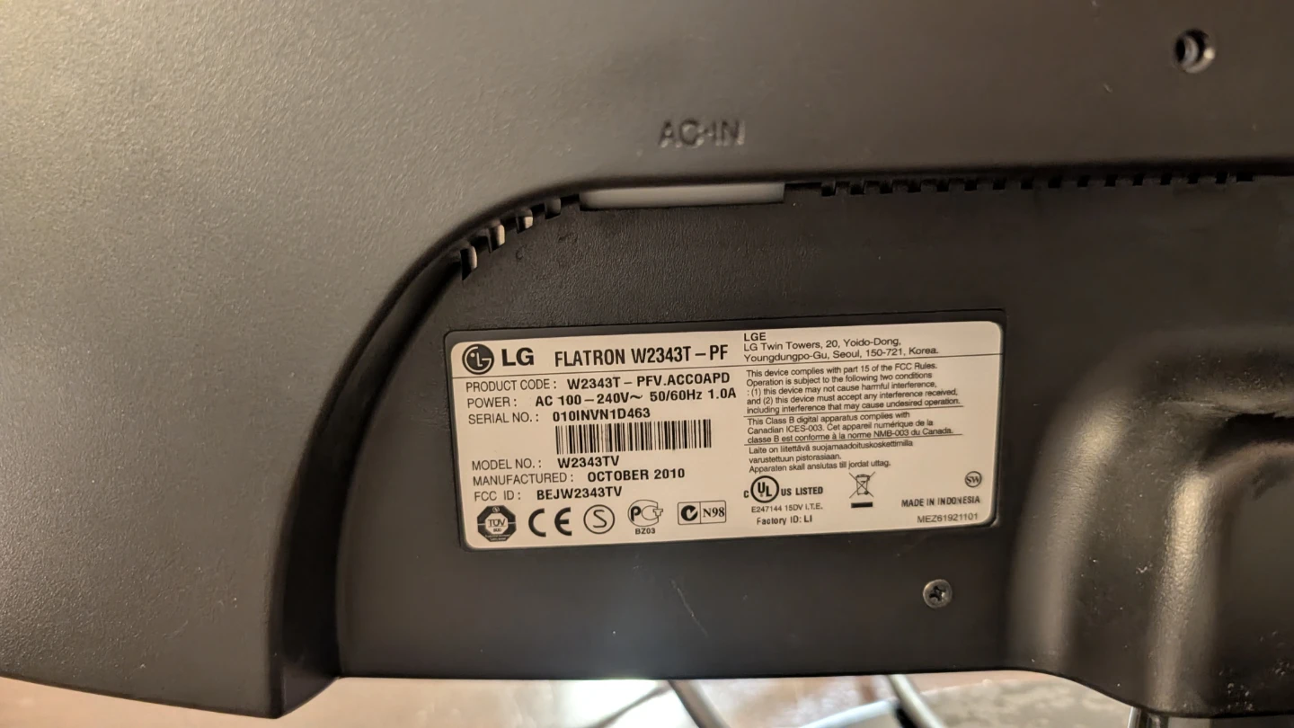 LG Flatron W2343T-PF 23" Monitor – $20 CAD (OBO) - photo 2