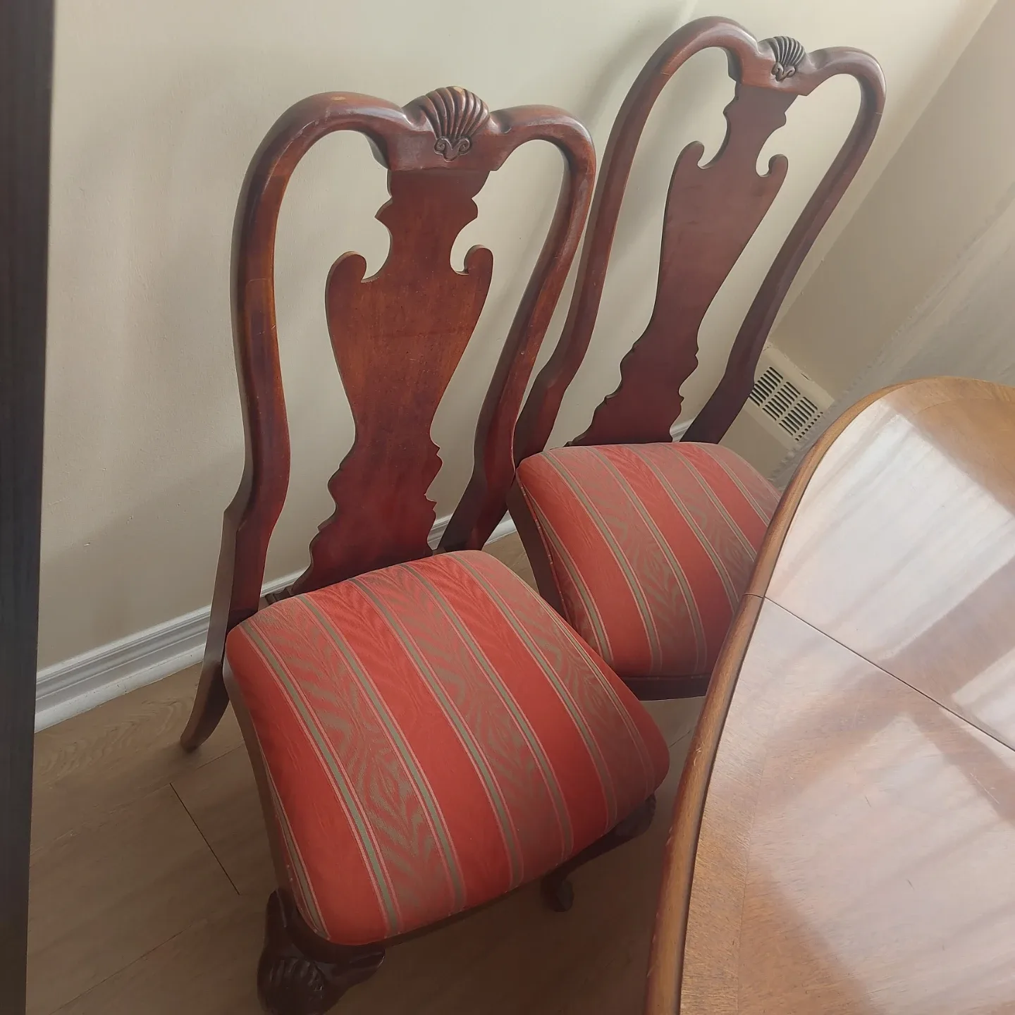 Antique Dining Table with 4 Chairs image indicator(2)