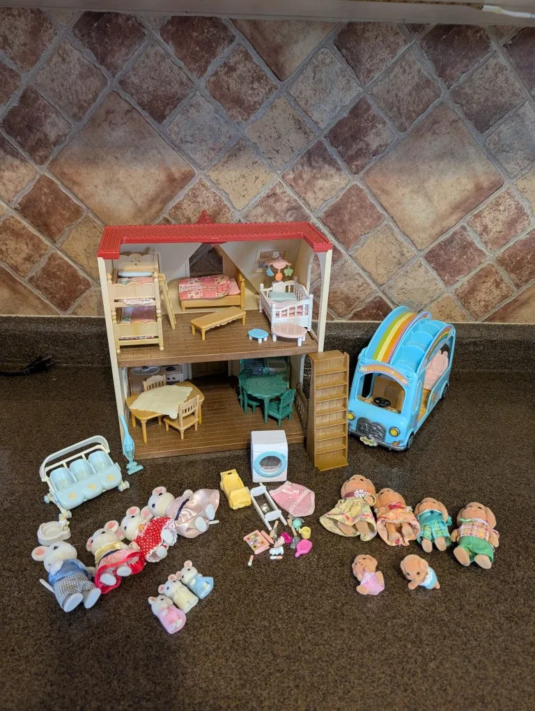 Calico Critters Dollhouse & Accessories