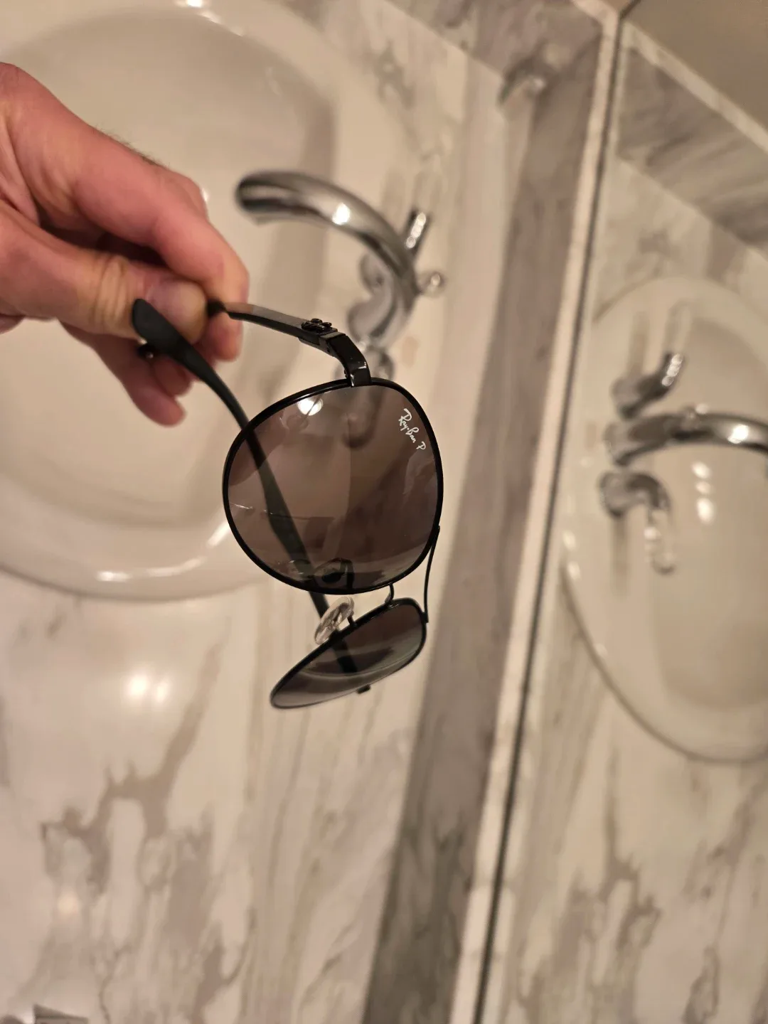 Brand new authentic Ray-Ban Aviator sunglasses image indicator(6)