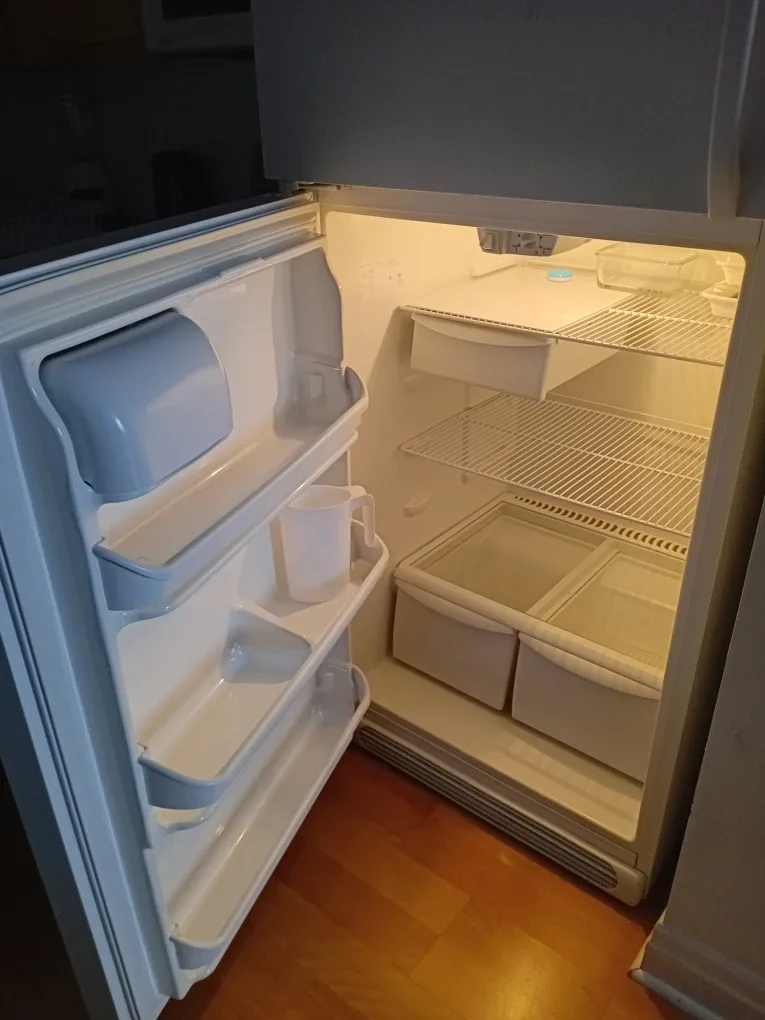 Bachelor/Studio Fully Furnished steps to subway image indicator(8)