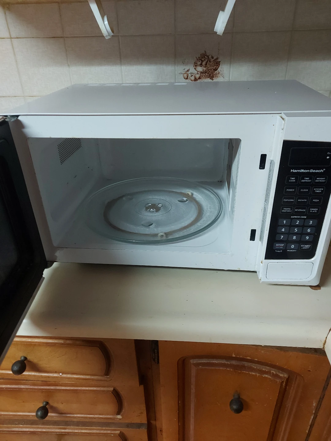 Hamilton Beach Microwave Oven, White - photo 2