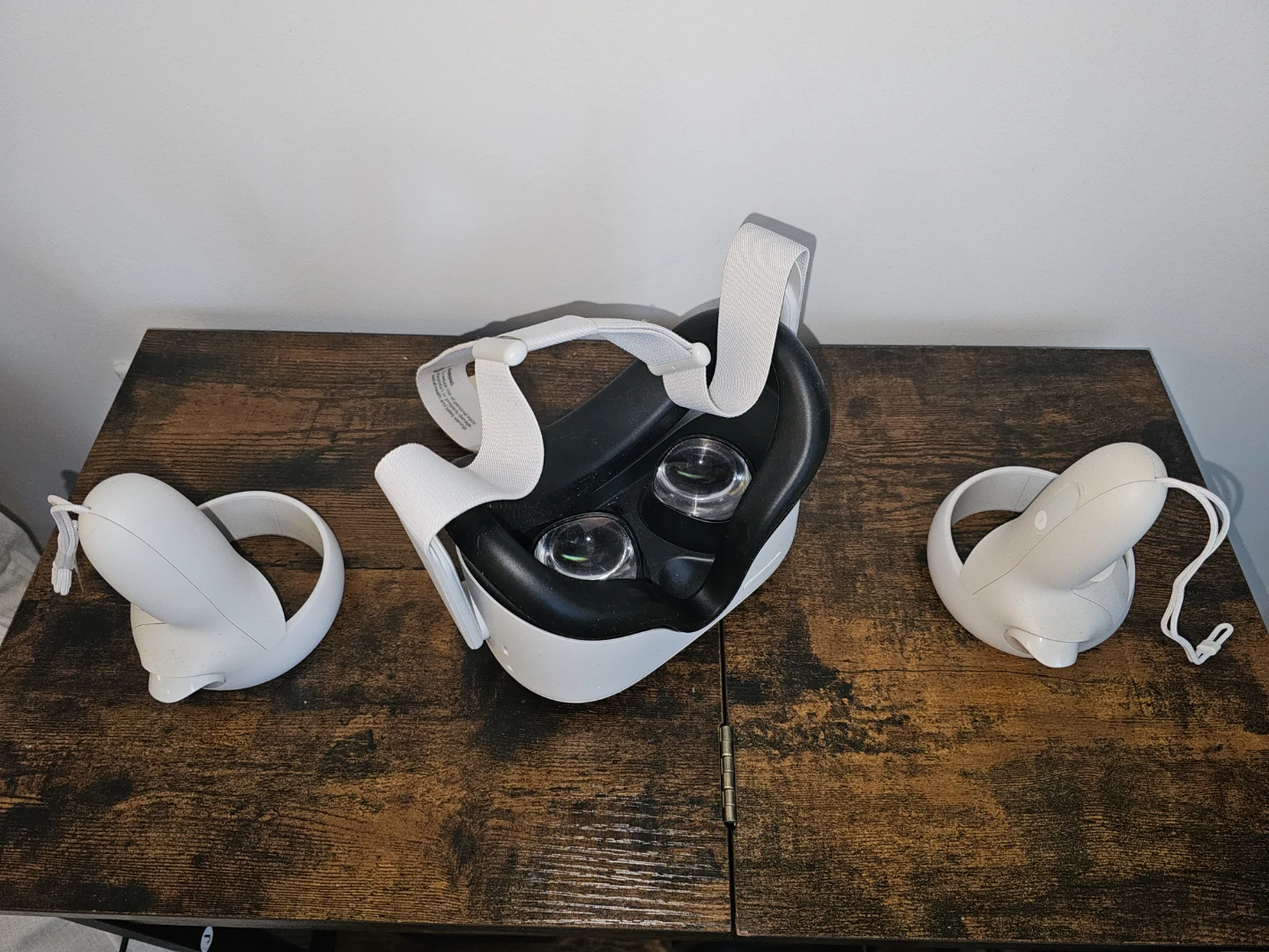 Meta Quest 2 VR Headset - photo 2