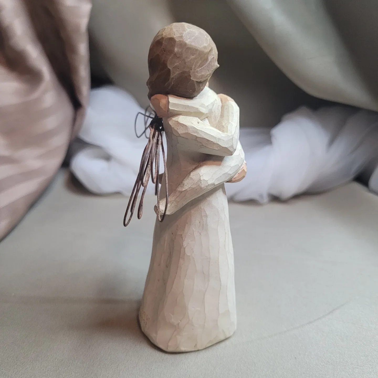 5 1/2" Willow Tree “Angel"s Embrance“ Figurine image indicator(2)