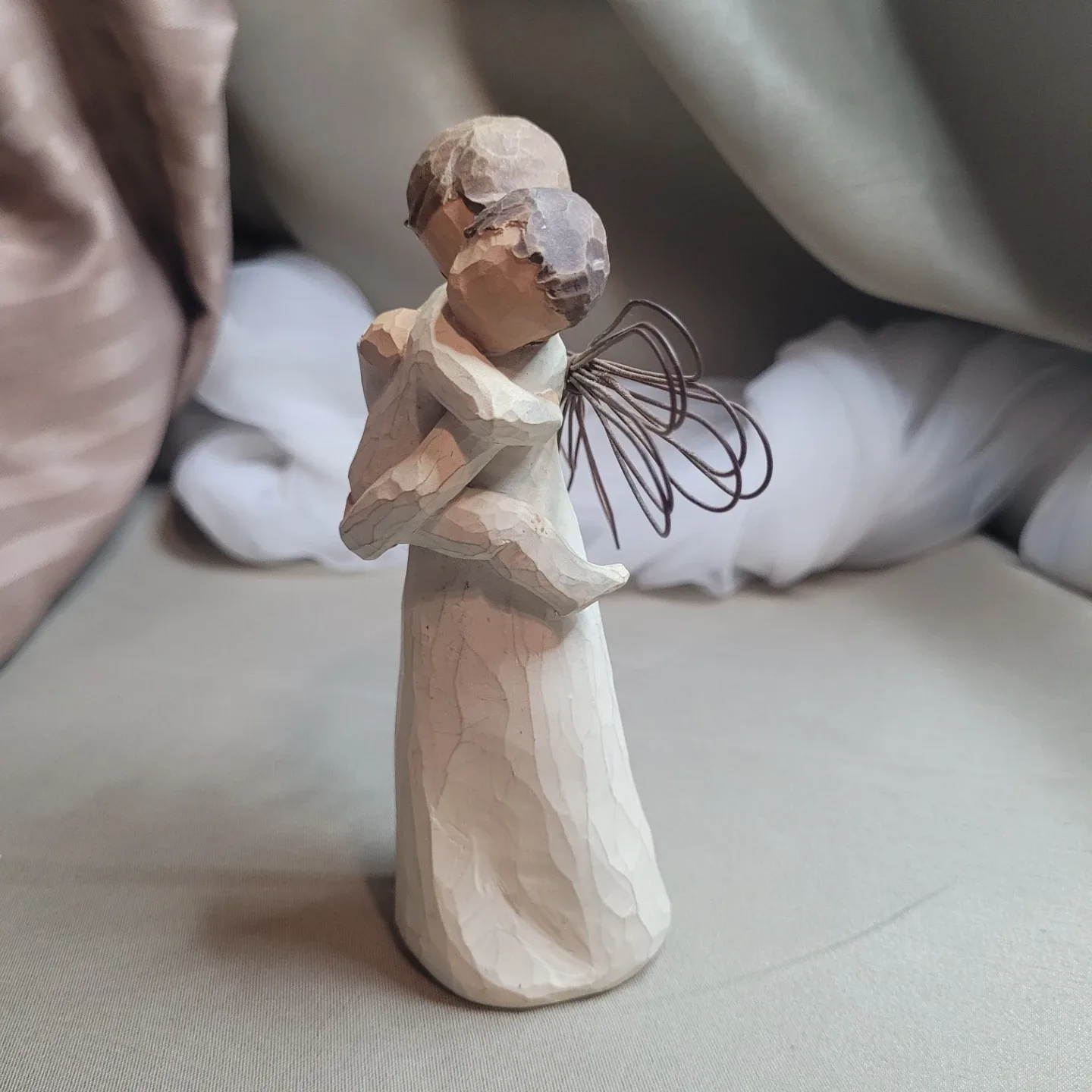 5 1/2" Willow Tree “Angel"s Embrance“ Figurine image indicator(4)