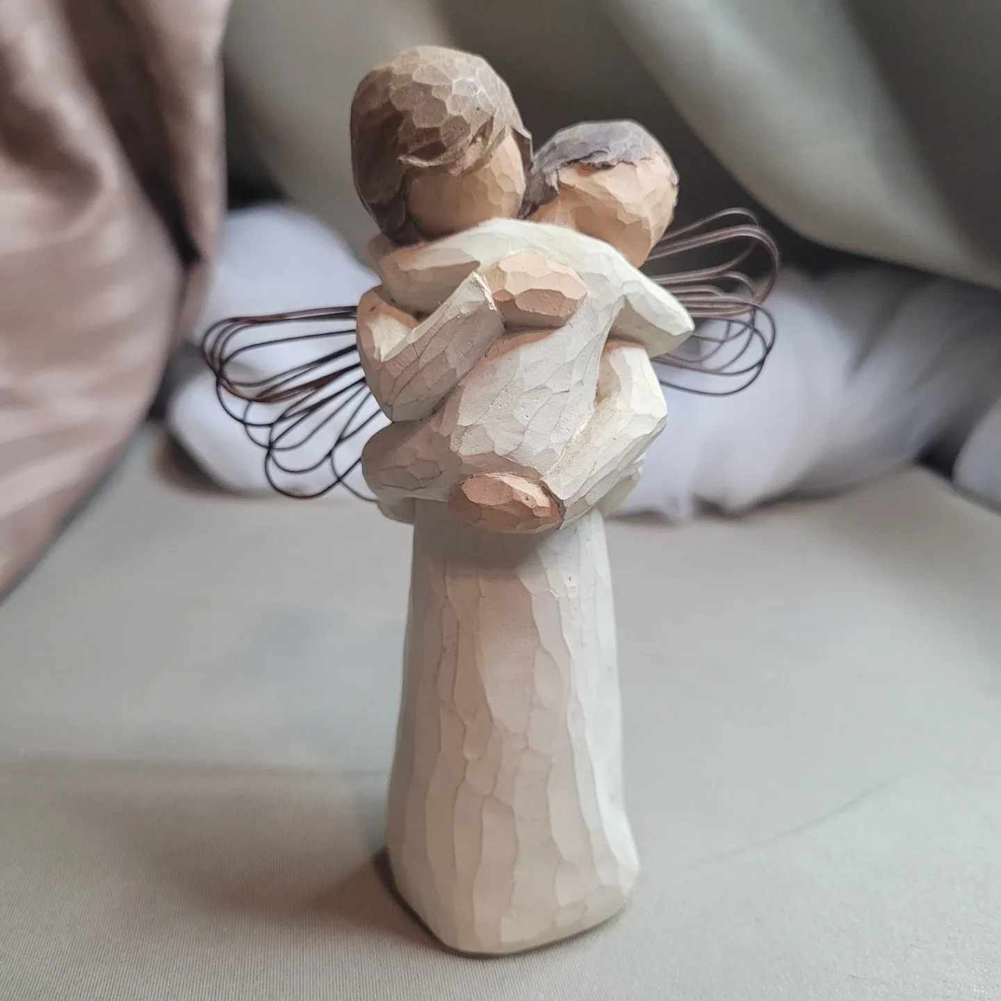 5 1/2" Willow Tree “Angel"s Embrance“ Figurine image indicator(5)