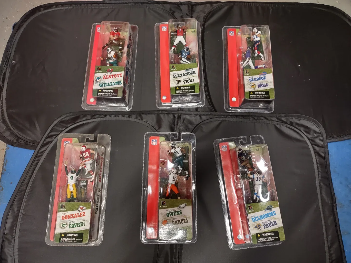 NFL Players Inc. Action Figures image indicator(8)