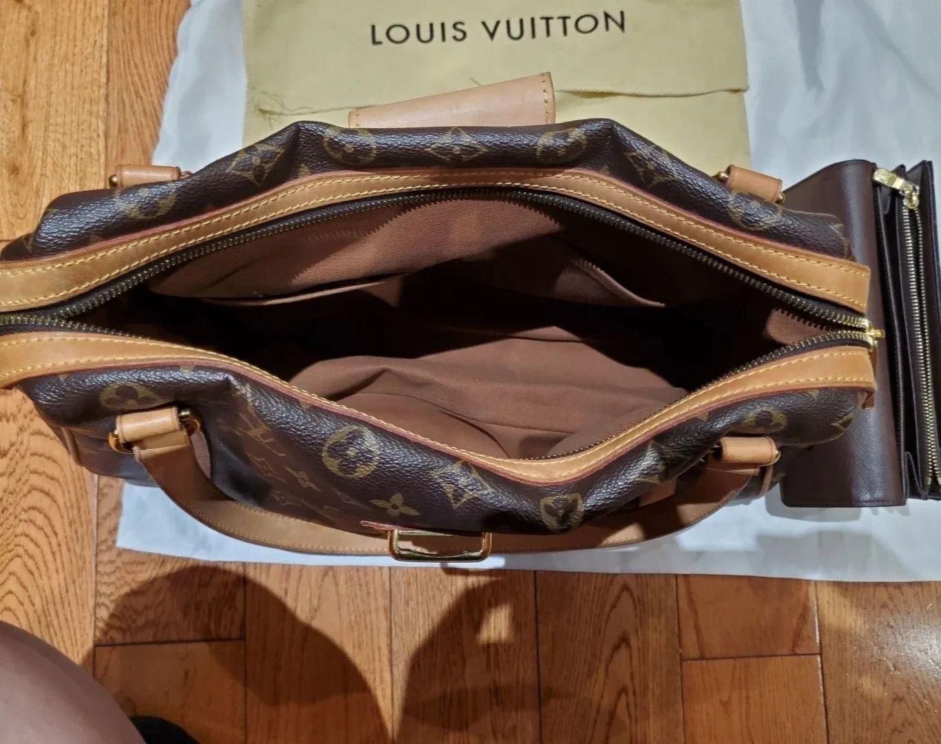 Louis Vuitton Monogram Canvas Lockit MM Bag image indicator(4)