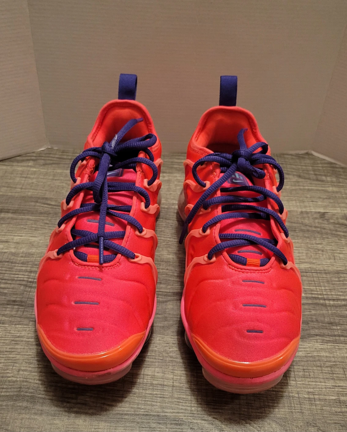 Nike Air Vapormax Plus - Red/Pink Size 7 women - photo 2